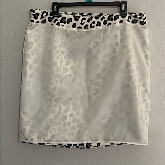 Merona leopard print, pencil skirt, size, 16 - Picture 4 of 7